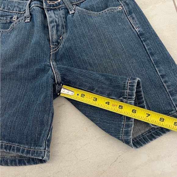 Levi’s 515 Knee Length Shorts Size 4 Women's Medium Wash Mide Rise - Picture 10 of 10